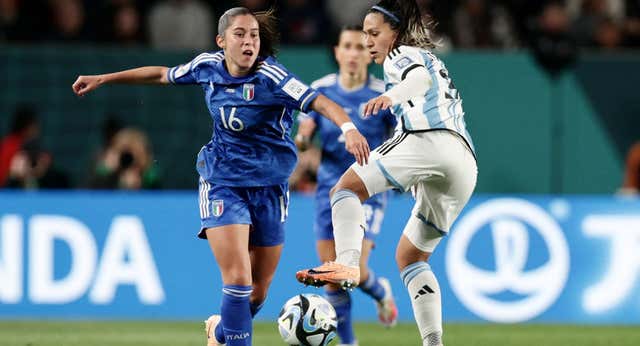 Giulia Dragoni no siente la presión de debutar en un Mundial y sienta cátedra ante Argentina: «Sé lo que valgo»