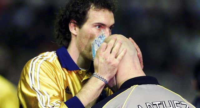 Los calvos desaparecen del fútbol: ‘Yo qué iba a esperar de la vida, si mi padre falleció calvo con 33’