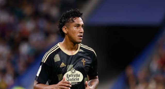 Celta y Lyon buscan cerrar el fichaje de Renato Tapia el sábado