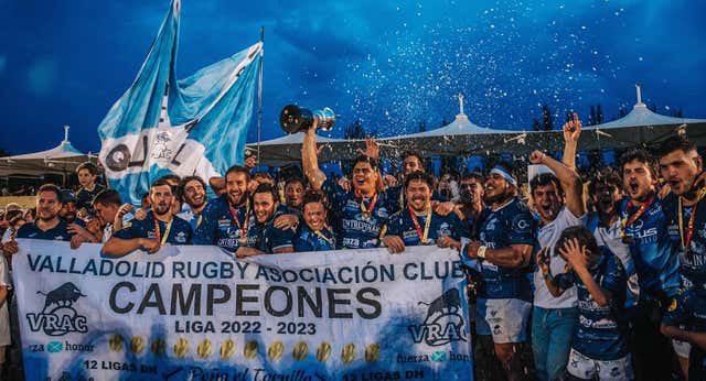 ¡Calcetines fashion, disfraces en los viajes y prohibición de gorras! Las reglas internas del VRAC campeón