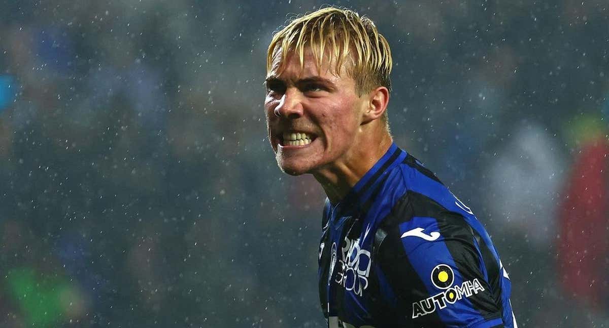 Hojlund celebra un gol con la Atalanta.