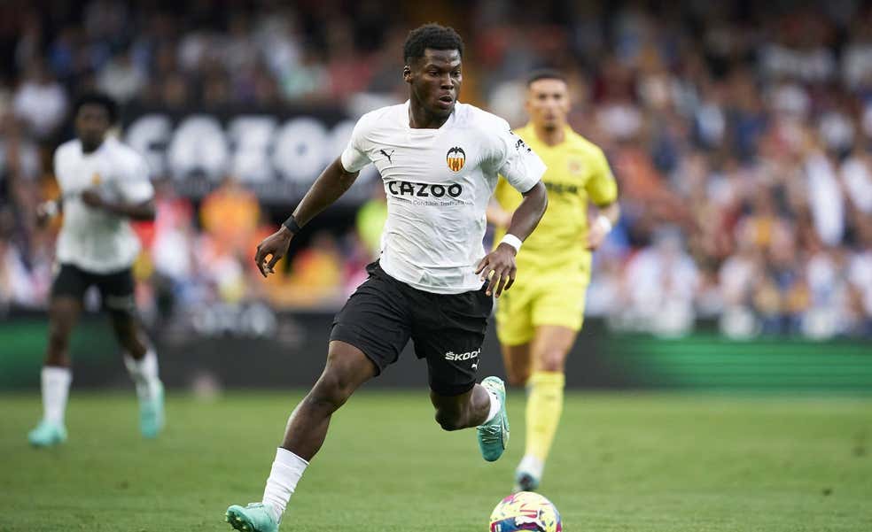 Me llega, me cuentan, me confirman: Musah a un paso del Milan, la portería del Almería, renovación de Dembelé...
