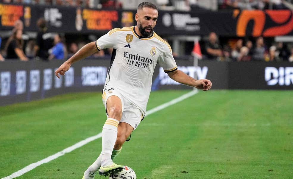 Carvajal 'reta' al Barça: "Que estén tranquilos; a la hora de la verdad les pasaremos por encima"
