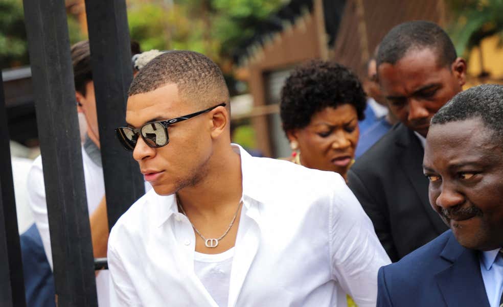 Mbappé ya está oficialmente en el mercado y con 40 millones más en el bolsillo