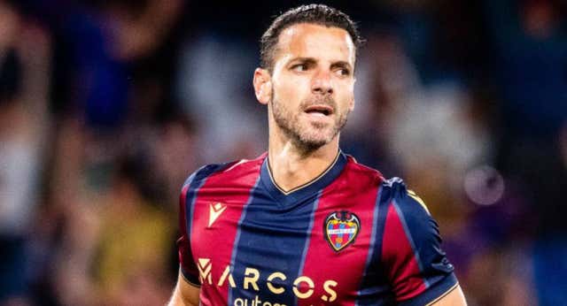 Roberto Soldado anuncia su retirada: «Pongo fin a un sueño que nunca pensé que se haría realidad»
