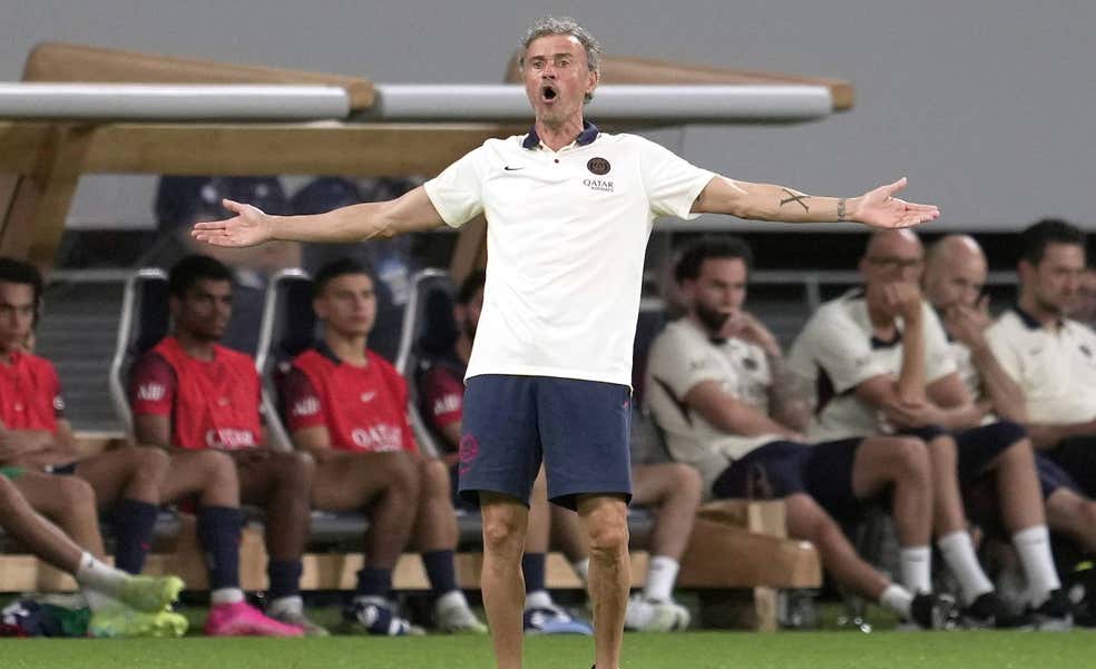 El 'caso Mbappé' harta a Luis Enrique y compromete su futuro en el PSG