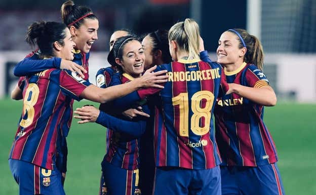 Las jugadoras del Barça celebrando un gol en el Camp Nou.  FCB