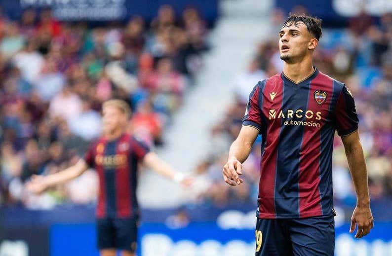 Almería y Levante acercan posturas por Marc Pubill