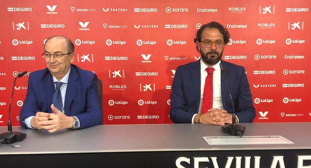Orta protesta sobre la dificultad de inscribir jugadores… y vuelve a cerrarle la puerta a Ramos