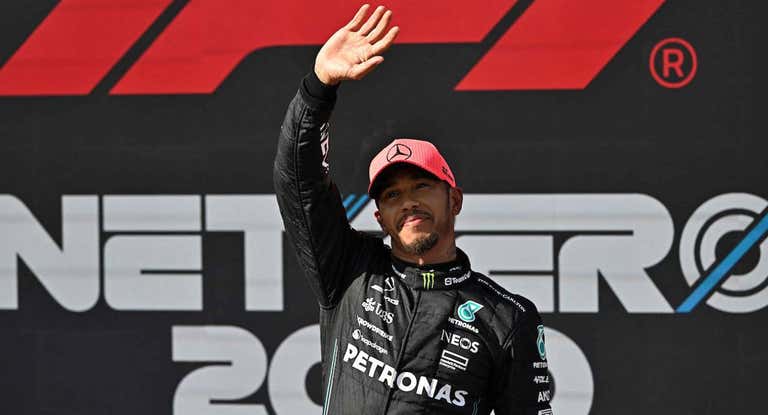 Lewis Hamilton, en un podio esta temporada.