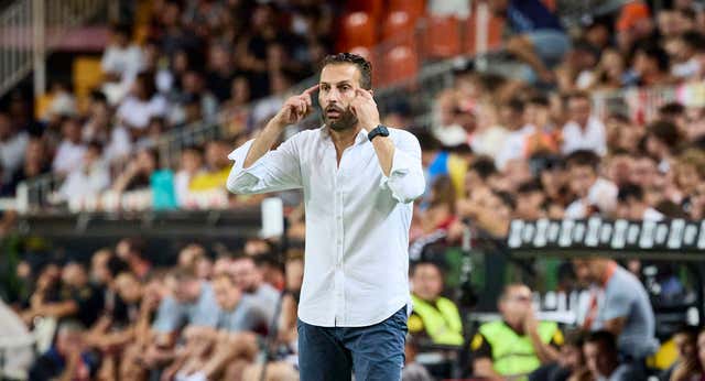 Fichajes del Valencia CF: la última hora de los movimientos por Samu Castillejo, Rafa Mir, Santos Borré Amallah…