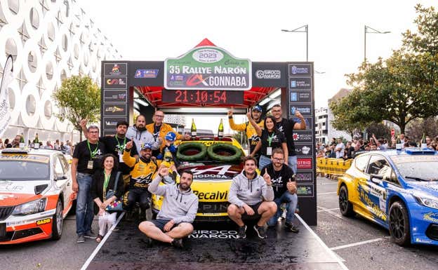 El Alpine Recalvi Rally Team celebrando la victoria del Rally de Narón. Bruno Penas
