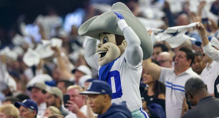 La grada del AT&T Stadium animando a los Dallas Cowboys durante un partido