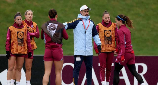Alineaciones confirmadas: Alexia en el banquillo y Mariona por Salma Paralluelo