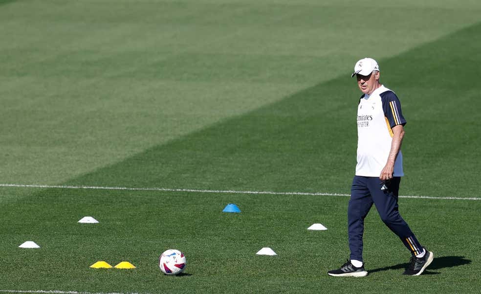 Ancelotti protege a Lunin y avisa: «creo que nadie llevará el número '9' esta temporada»