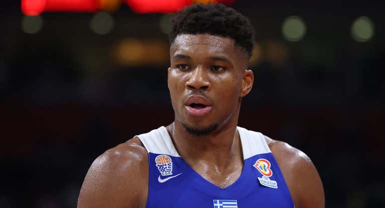 Antetokounmpo, durante un partido con Grecia la pasada temporada.