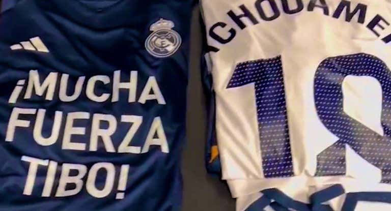 La camiseta del Real Madrid en apoyo a Courtois.