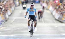 Lotte Kopecky, la súper ciclista de los Súper Mundiales: tercer maillot arcoíris con exhibición