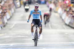 Lotte Kopecky consigue su tercer maillot arcoíris con exhibición