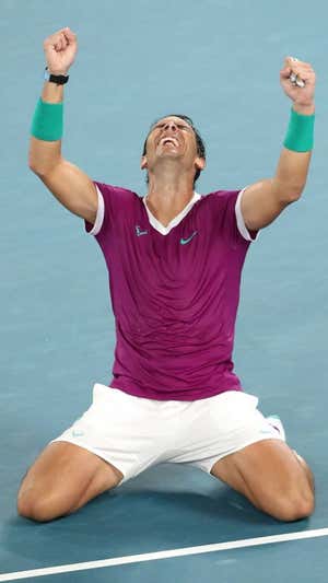 Nadal celebra el título de Australia 2022.  BRANDON MALONE / AFP