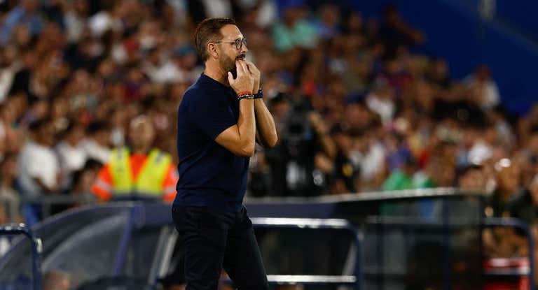 Bordalás, técnico del Getafe, en el partido de ayer ante el Barcelona.