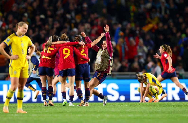 Silencio sepulcral de 'Las 12' en el día más importante para el fútbol femenino