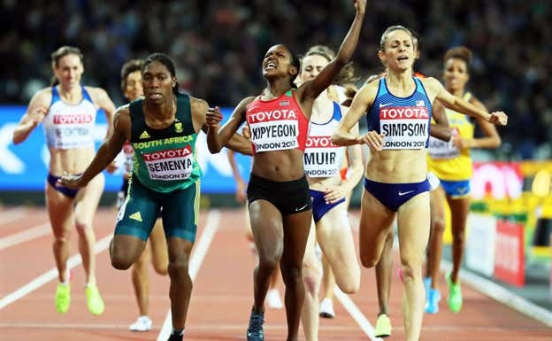 Kipyegon cruza la meta victoriosa en Londres 2017. EFE