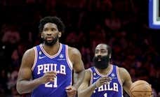 Joel Embiid es el mayor riesgo en el fuego cruzado entre Philadelphia y James Harden