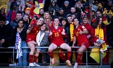 Así vive el Mundial la familia que rodea a la Selección: una odisea en barco, el altar de Athenea...