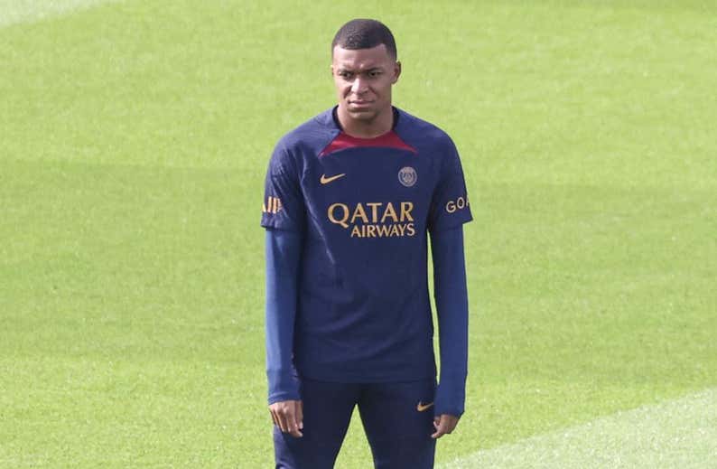 Mbappé entra en la convocatoria de Luis Enrique para el partido ante el Toulouse