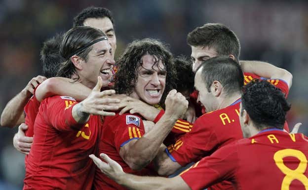 Carles Puyol, celebrando su gol ante Alemania en semifinales.  EPA