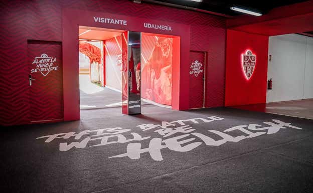 El túnel de vestuarios del Powerhorse Stadium tras la remodelación. UD Almería