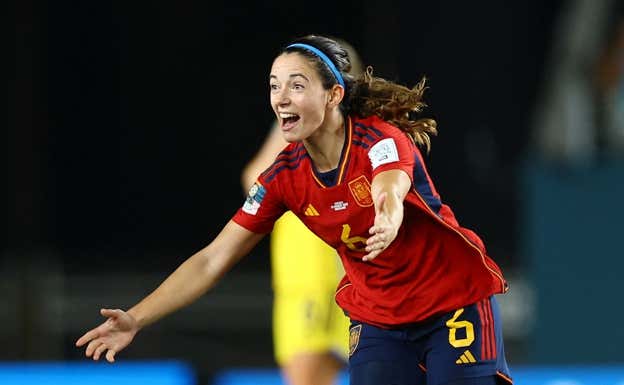 Aitana celebrando contra Suecia.  REUTERS
