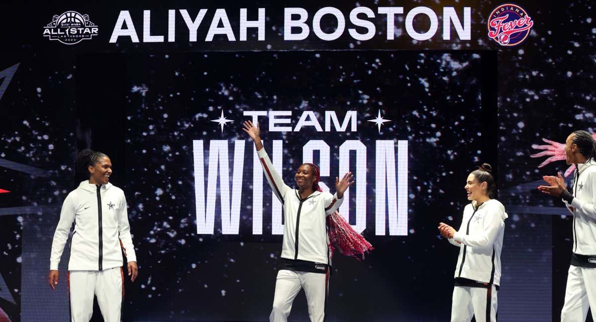 Aliyah Boston siendo presentada en el All Star de la WNBA./AFP