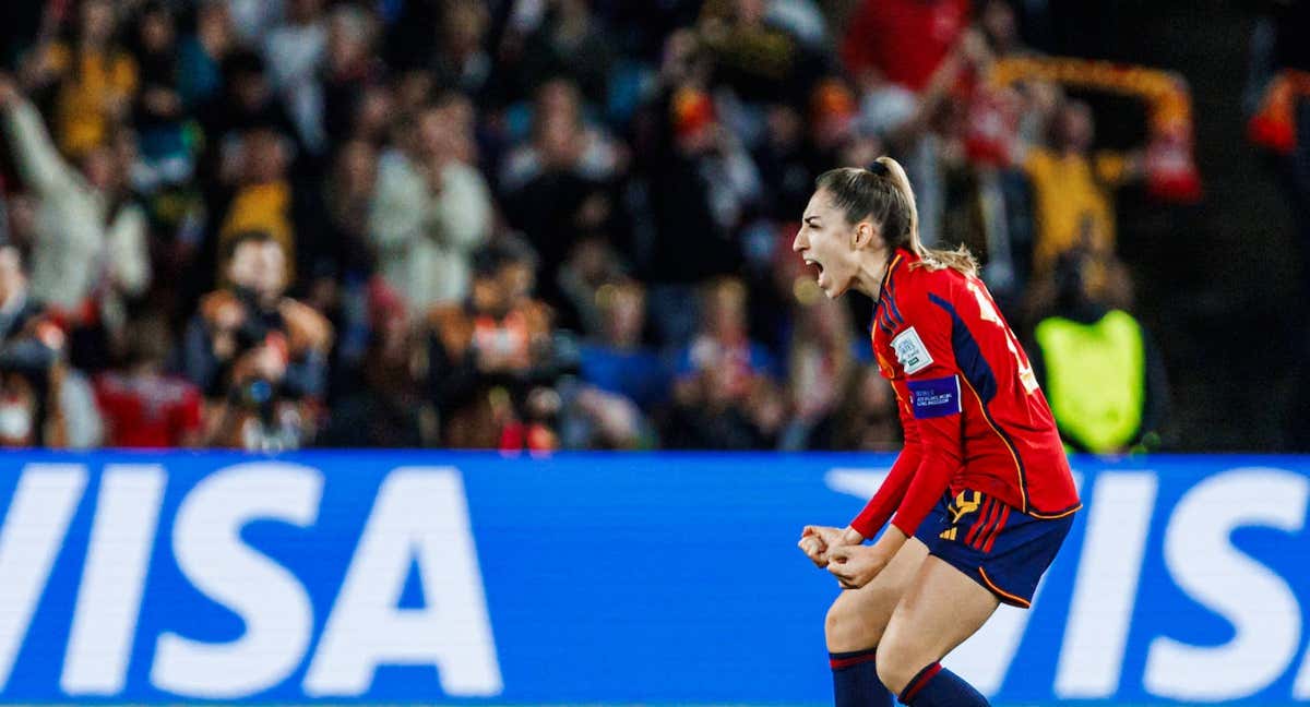 Olga Carmona celebra el gol del triunfo de España ante Inglaterra. /@SEFutbolFem