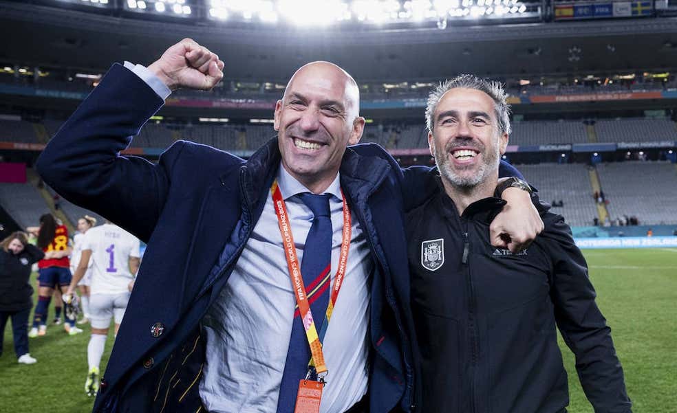 Luis Rubiales, sobre el beso a Jenni: «Es un pico de dos amigos celebrando algo; no estoy para gilipolleces ni tontos del culo»
