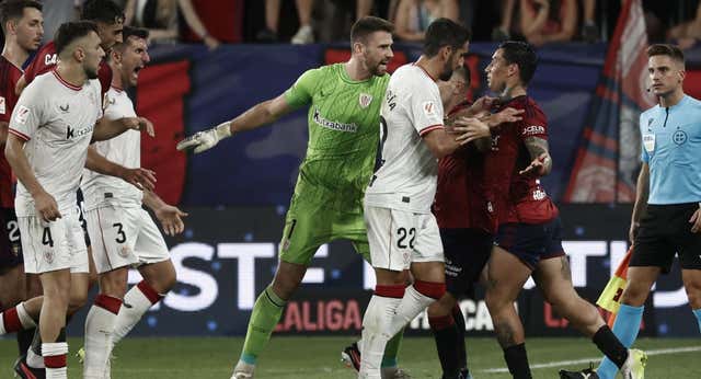 Arrasate afea la acción del Chimy: «Esto no es Osasuna»