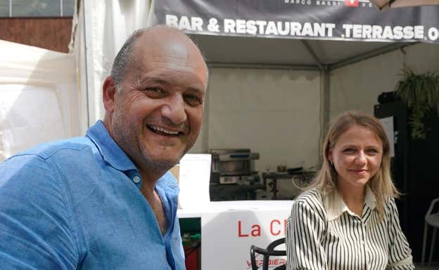 Naëlla y Fabrice durante el torneo en Verbier. A1PADEL