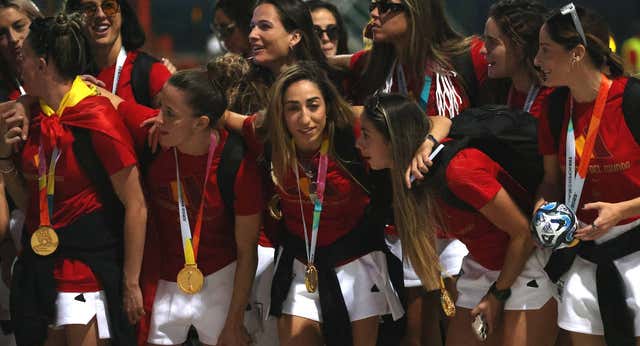 Olga Carmona, manteada y ovacionada en Madrid: «Por todas las estrellas que están en el cielo»