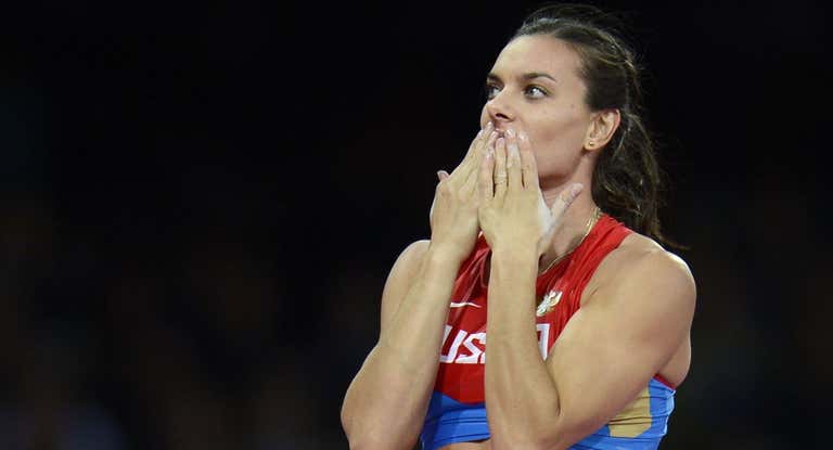 La rusa Yelena Insinbáyeva, en una competición en 2012.