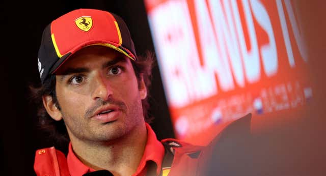 Carlos Sainz no deja de creer en Ferrari: «Todavía hay opciones de que ganemos una carrera este año»