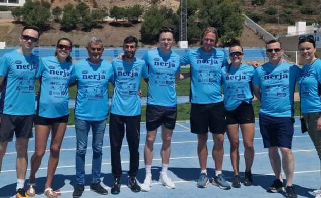Warholm, con la camiseta del club de atletismo de Nerja. EL PULGUILLA