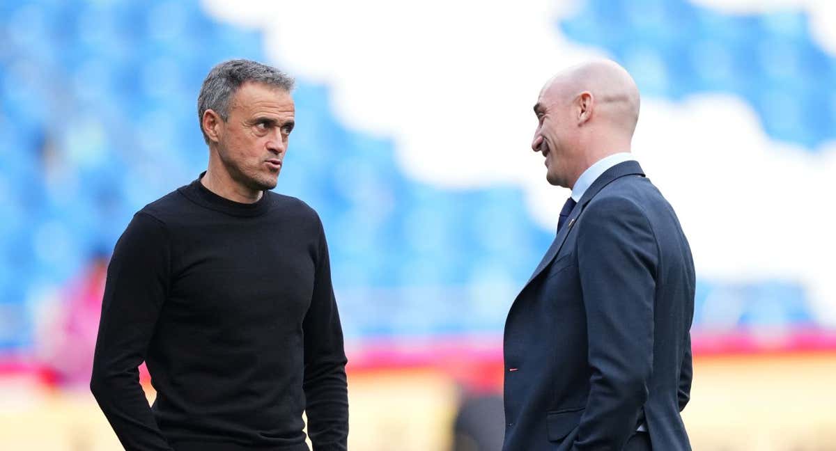 Luis Enrique respalda a Rubiales en su día más aciago: “Ha hecho un trabajo excepcional”