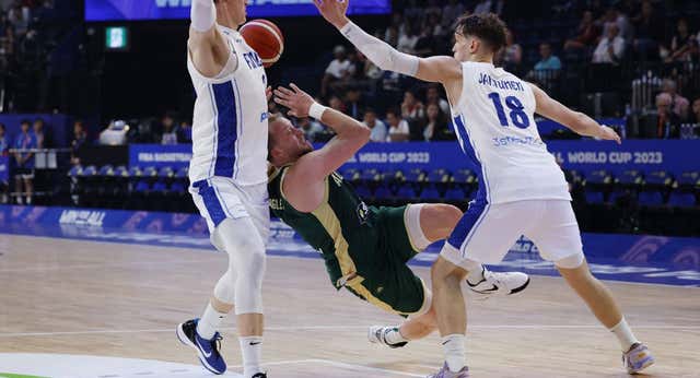 Trampas adhesivas en el baloncesto: la polémica por las pegatinas en la cancha se recrudece