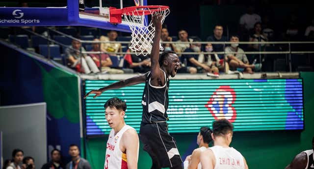 Cómo uno de los peores contratos de la NBA salvó el baloncesto en el país más pobre del mundo