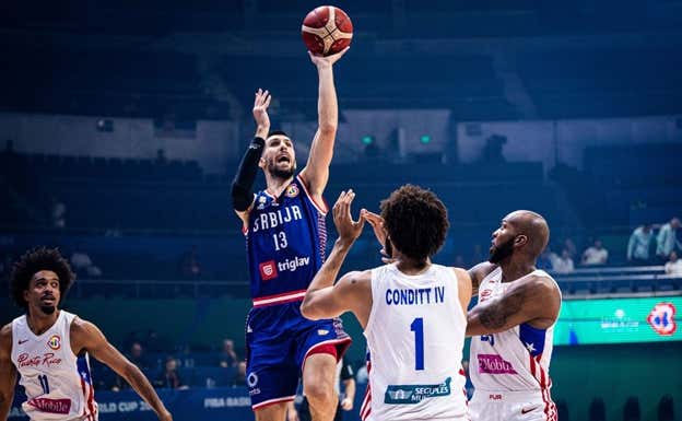 Dobric anota ante Puerto Rico.  FIBA