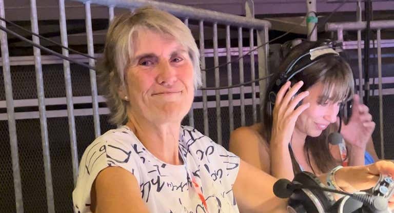 Paloma del Río y Almudena Cid, al finalizar su últiima retransmisión juntas.