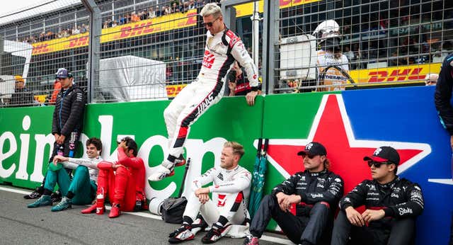Varios cabreos, un desconsuelo y un truco de Alonso: la trastienda del GP de Fórmula 1 más caótico del año