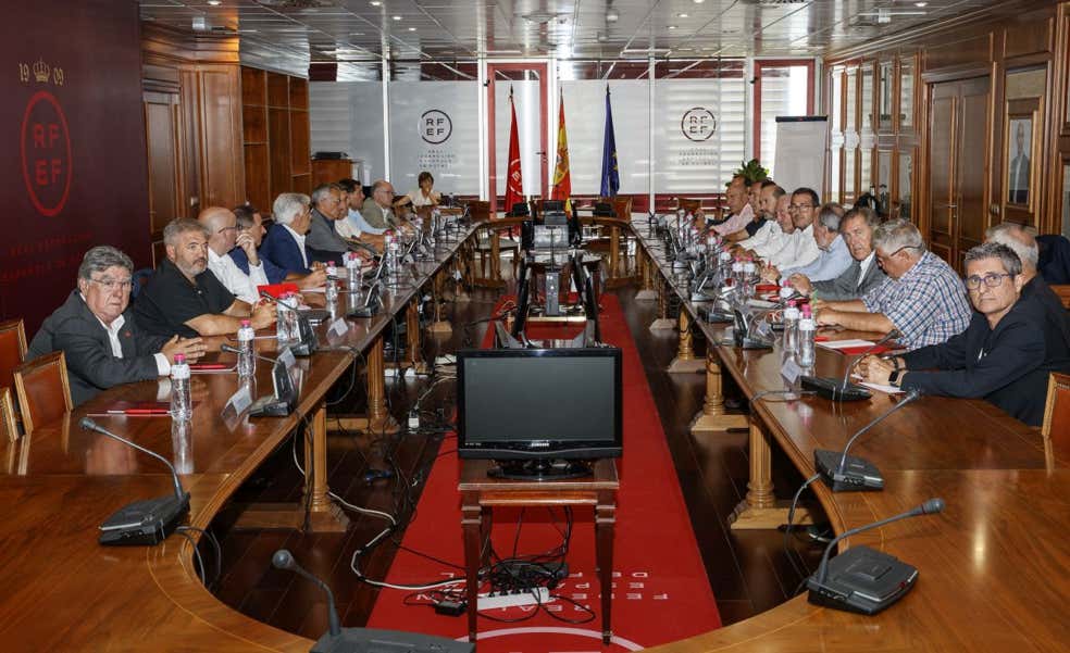 Hay otra foto de la vergüenza en el fútbol español