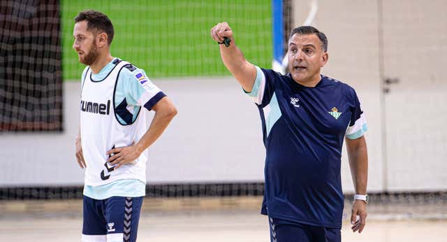 El anfitrión del Mundial, Uzbekistán, quiere a Bruno García y el Betis descarta su marcha